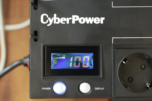UPS Green Power CyberPower BR1000ELCD, 1000VA baterie