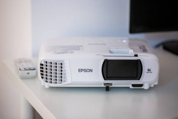 Videoproiector Epson EH-TW650, Full HD, 3100 lumeni